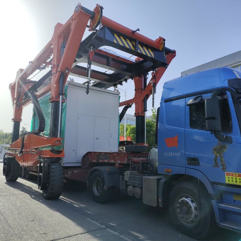 60 camiones 7km/h de Ton Straddle Lift Crane Carrier para las cargas de gran tamaño de elevación